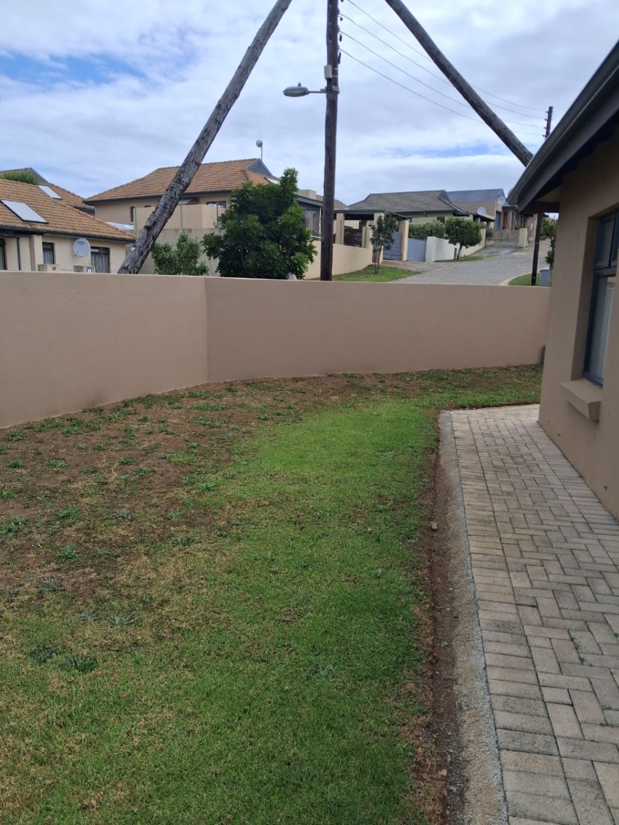 To Let 3 Bedroom Property for Rent in Kidds Beach Eastern Cape